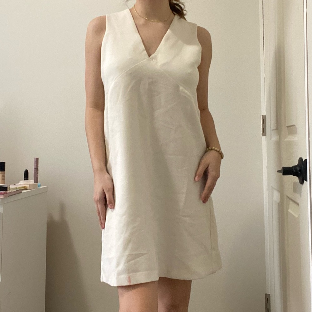 BRAND NEW BANANA REPUBLIC DRESS WITH TAGS !!
